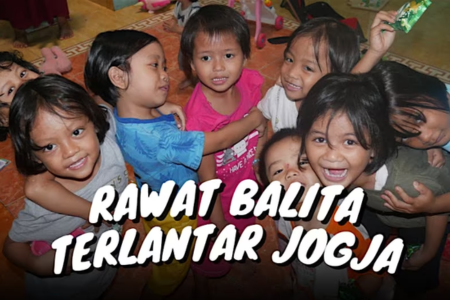 Bahagiakan Anak Yatim dengan Sedekah Terbaik